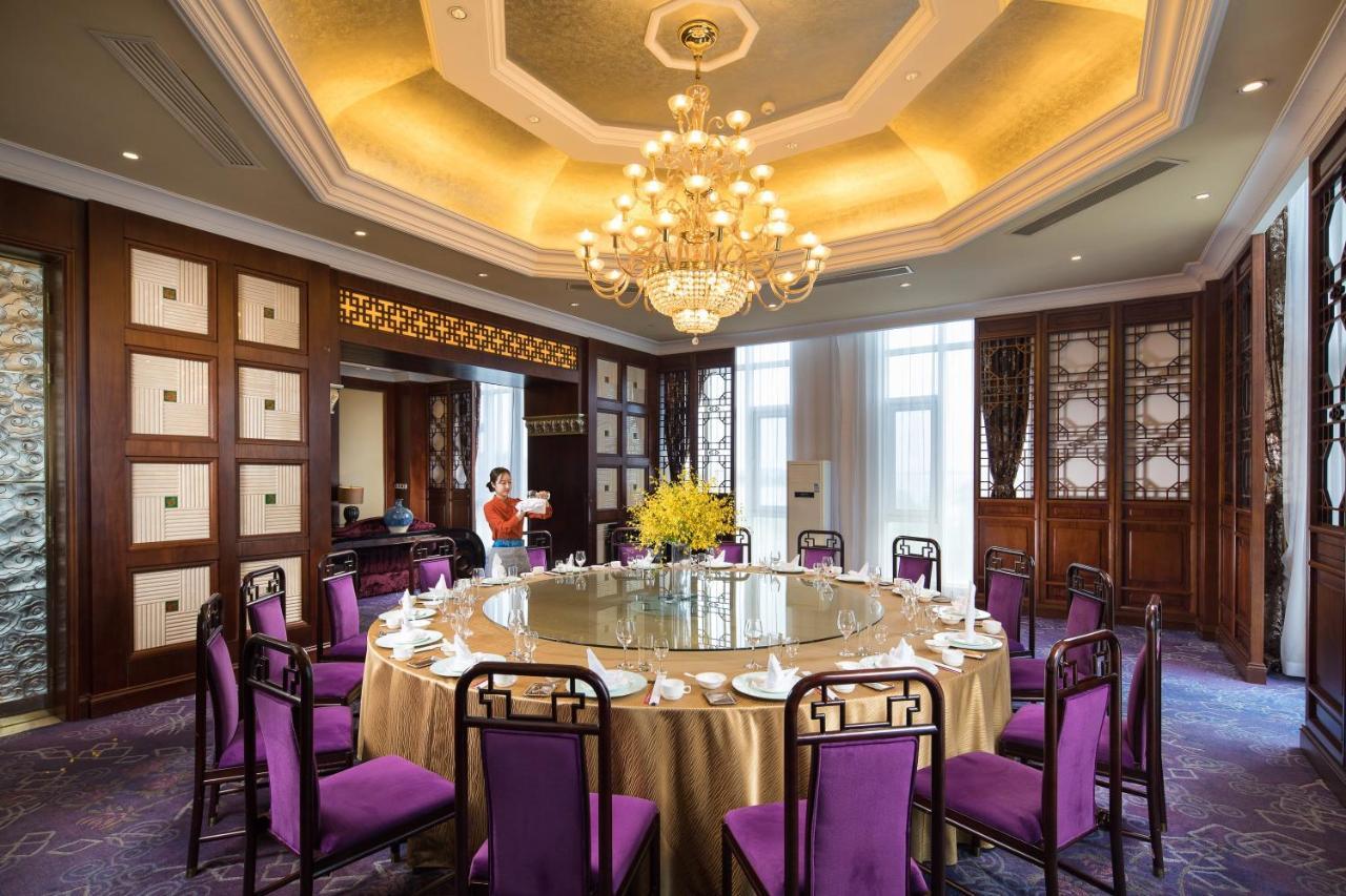 Crowne Plaza Ocean Spring Resort By Ihg Jimo Esterno foto