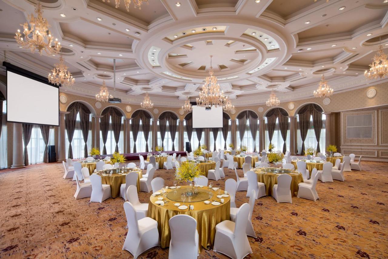 Crowne Plaza Ocean Spring Resort By Ihg Jimo Esterno foto