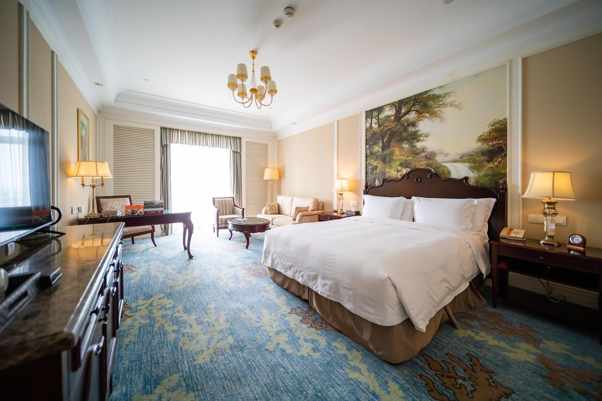 Crowne Plaza Ocean Spring Resort By Ihg Jimo Esterno foto