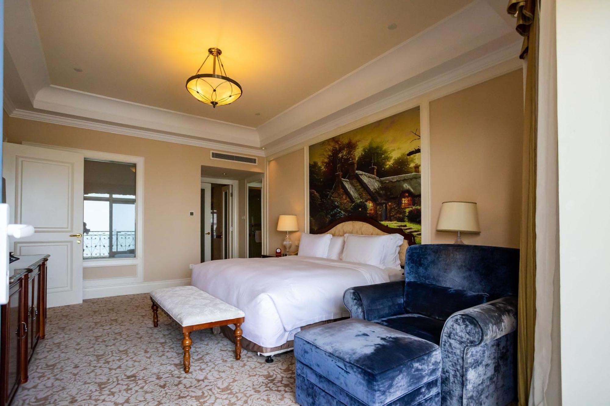 Crowne Plaza Ocean Spring Resort By Ihg Jimo Esterno foto
