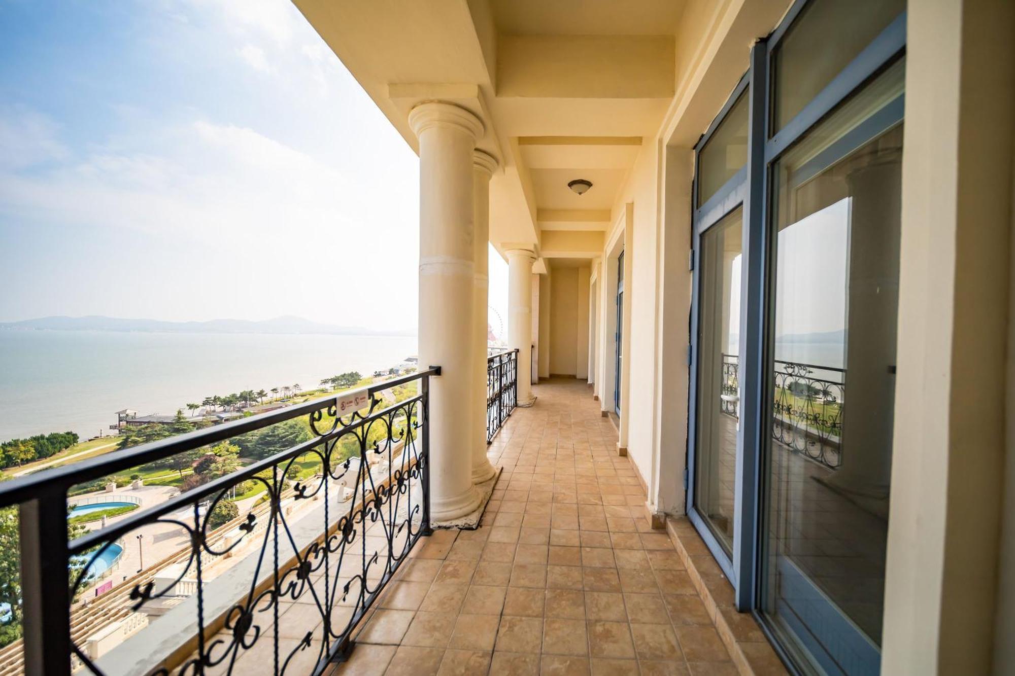 Crowne Plaza Ocean Spring Resort By Ihg Jimo Esterno foto