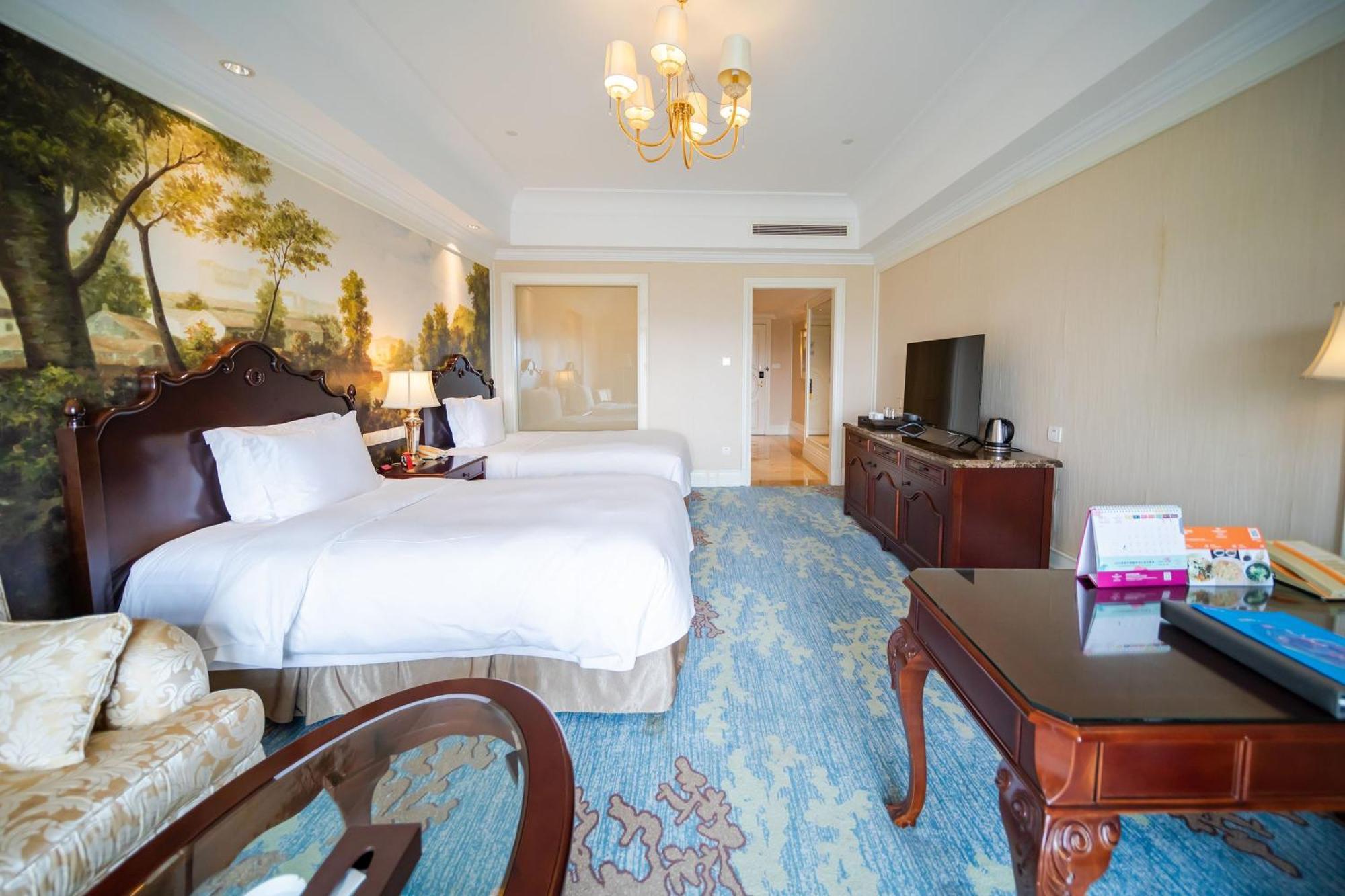 Crowne Plaza Ocean Spring Resort By Ihg Jimo Esterno foto