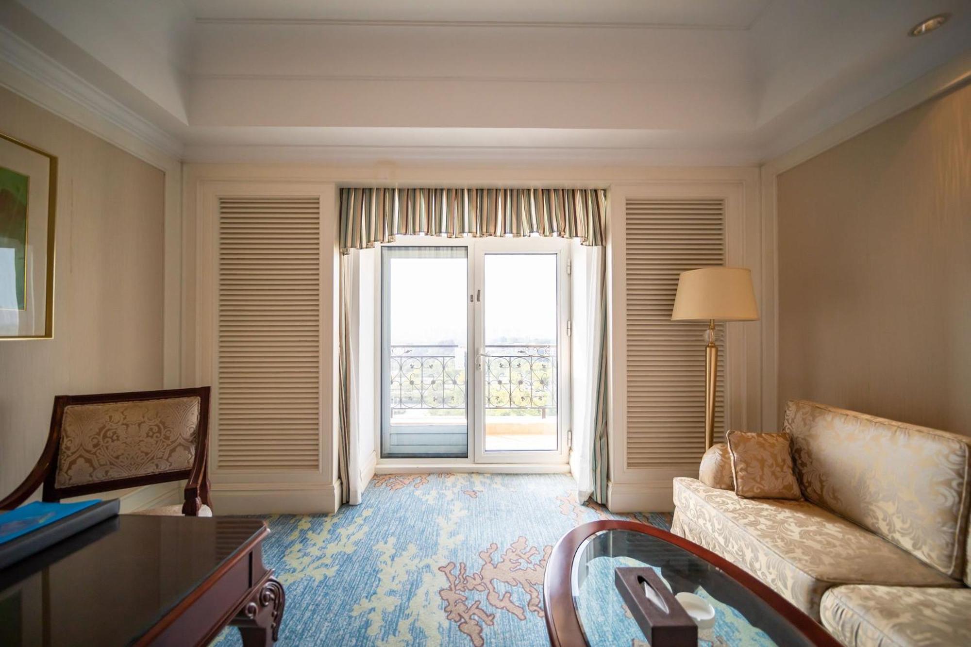 Crowne Plaza Ocean Spring Resort By Ihg Jimo Esterno foto