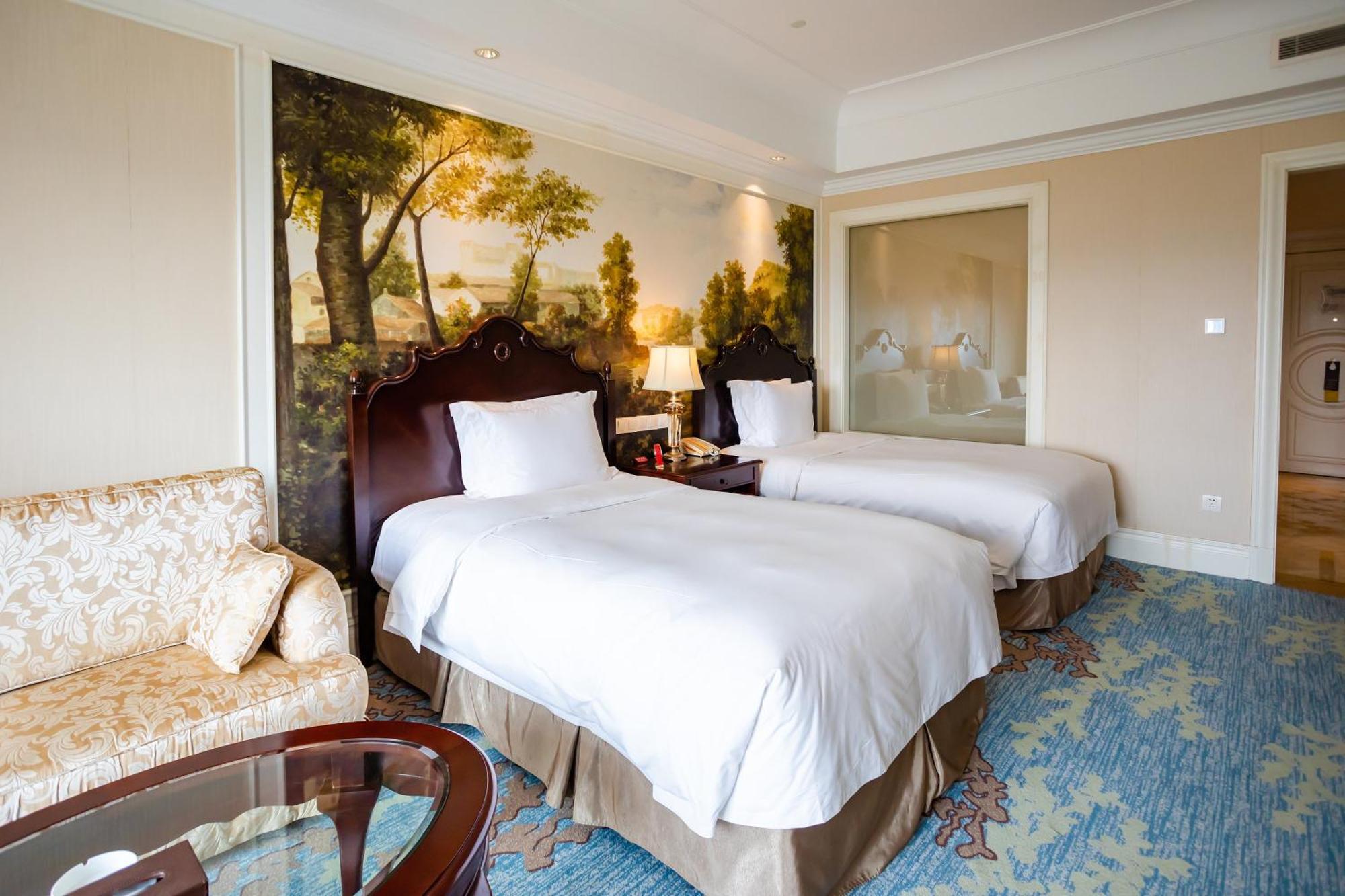 Crowne Plaza Ocean Spring Resort By Ihg Jimo Esterno foto