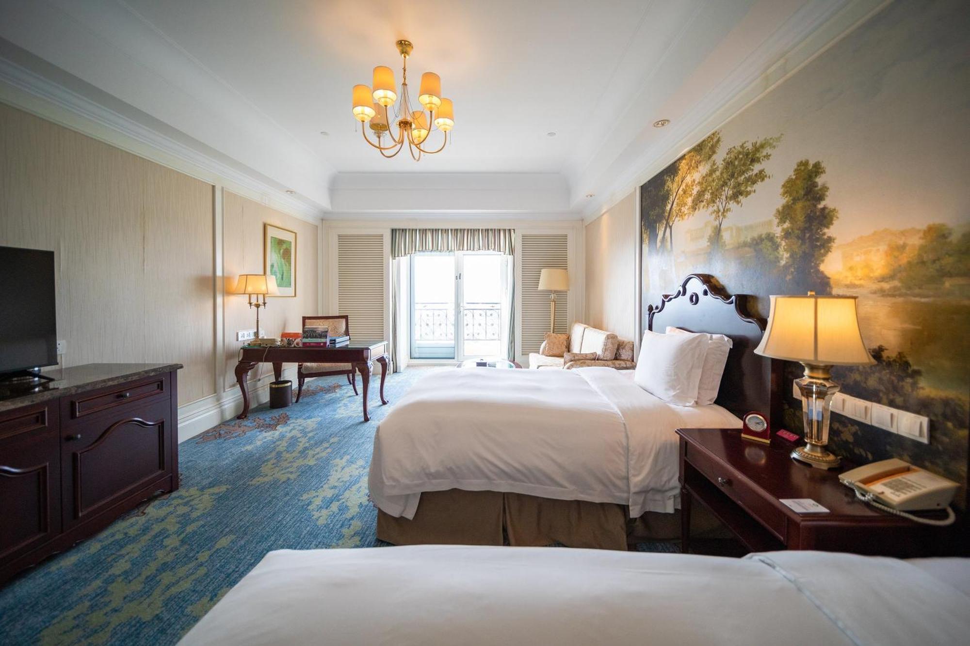 Crowne Plaza Ocean Spring Resort By Ihg Jimo Esterno foto