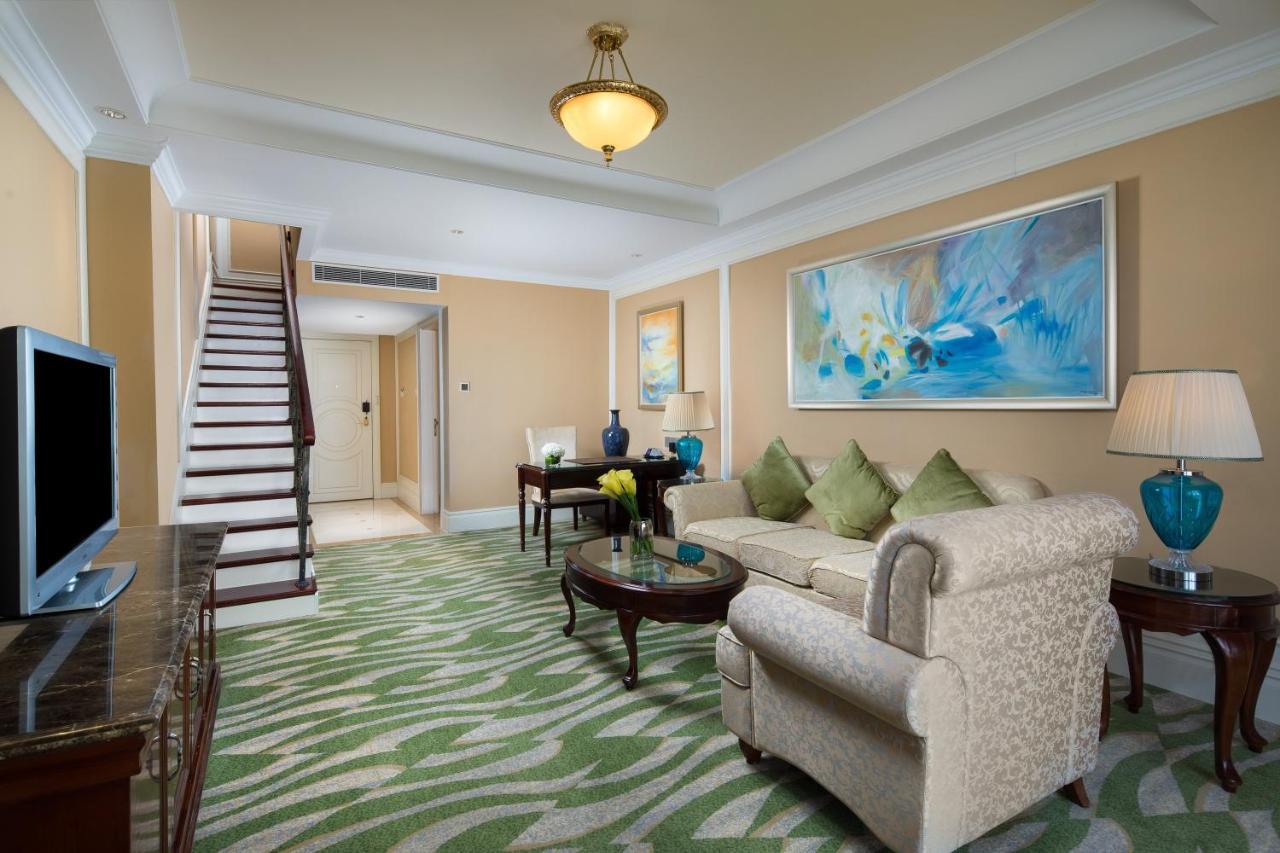 Crowne Plaza Ocean Spring Resort By Ihg Jimo Esterno foto